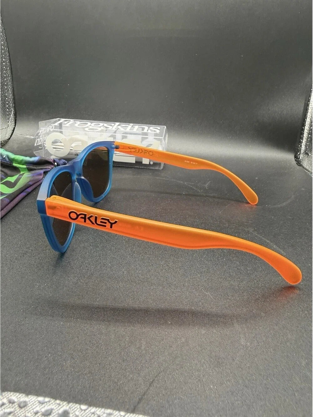 Oakley minor lens marks